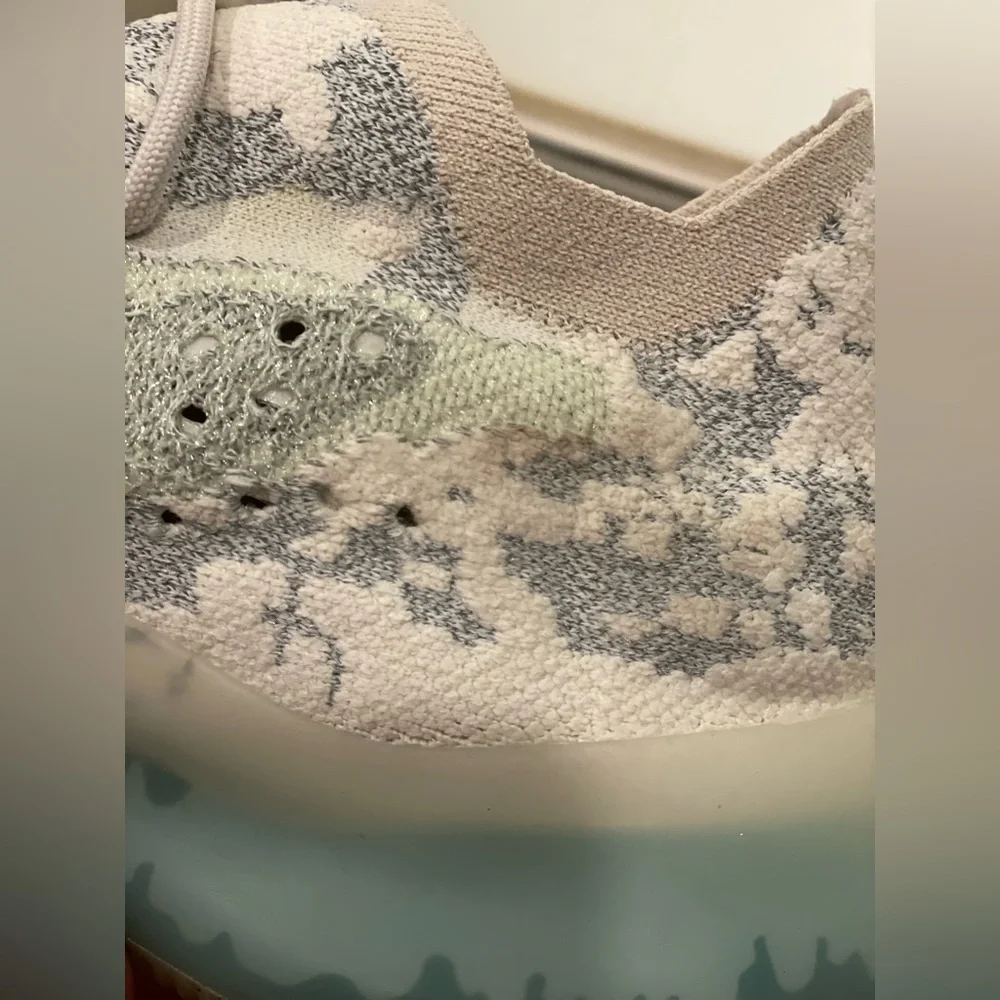 Yeezy Boost 380 Alien Blue - Picture 4 of 9